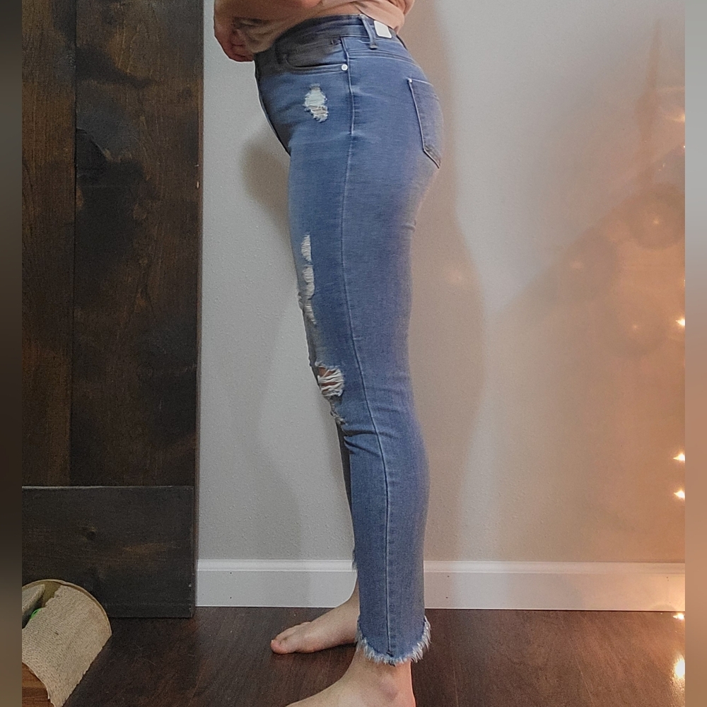 Blue Jeans - Picture 2 of 7